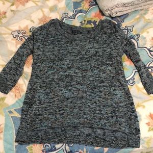 Quarter sleeve sweater